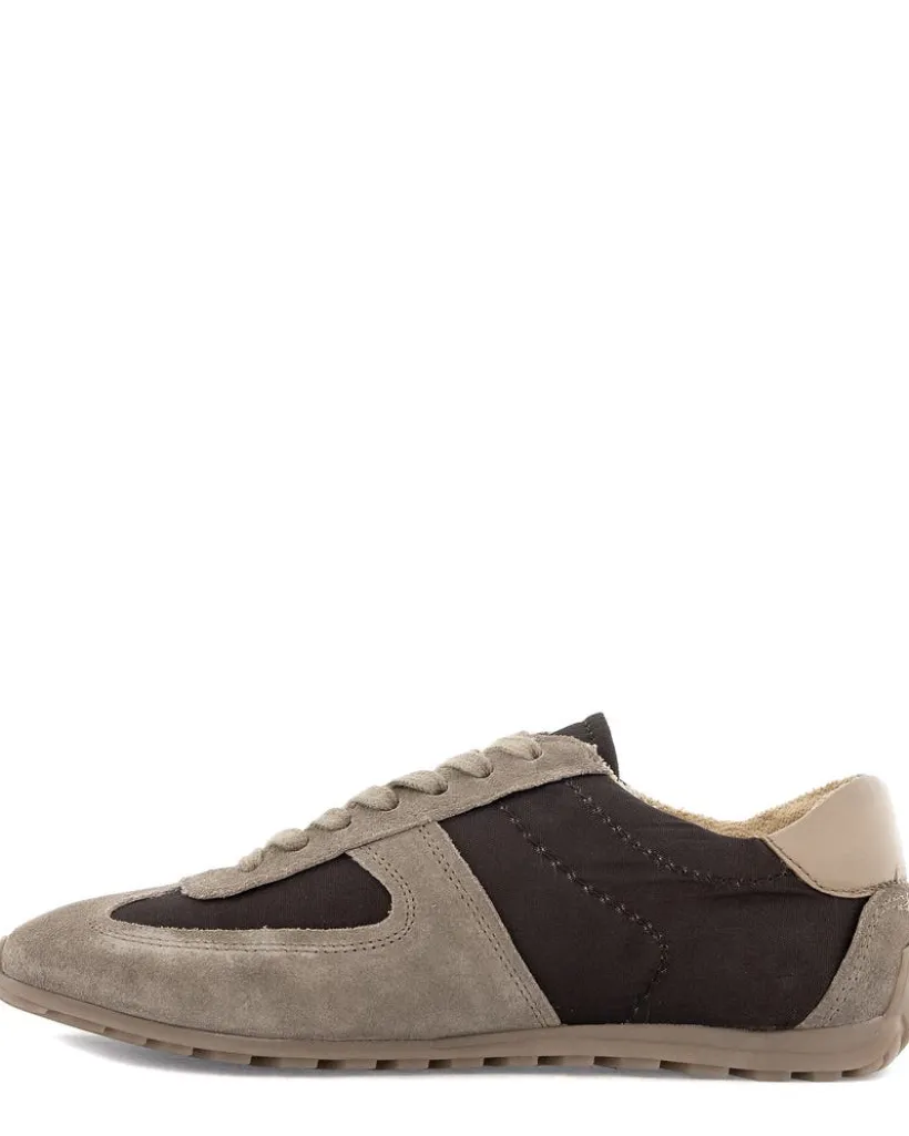 Foot News Sneaker